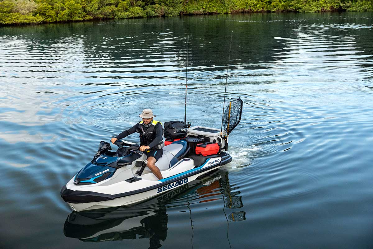 SEA MY22 FISH SPORT FISHPROSPORT 1630ACE170 WHT GULFBLUE Lifestyle 62247 RGB